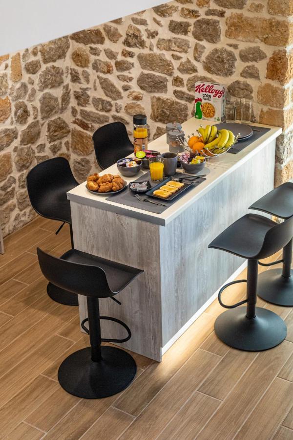 Adrian'S Luxury Apartments 1 ذريبانو المظهر الخارجي الصورة